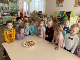 Угощение для мамы Угощение для мамы.